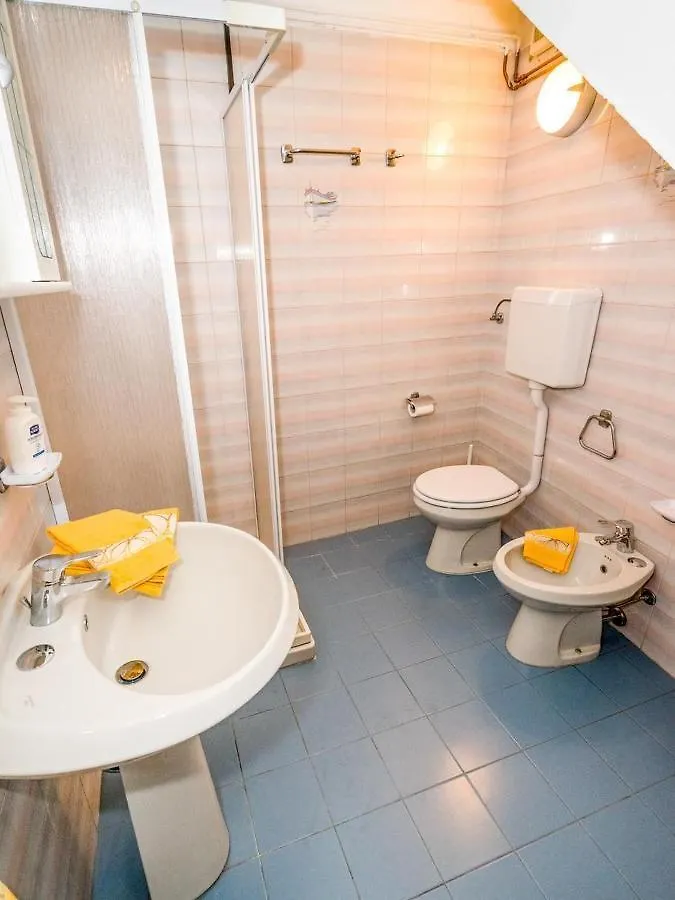 Vento Breva Garten Ferienwohnung Domaso Italy